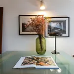 Апартамент Artist Attic *