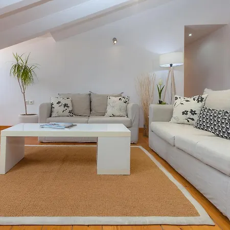Artist Attic Apartment *